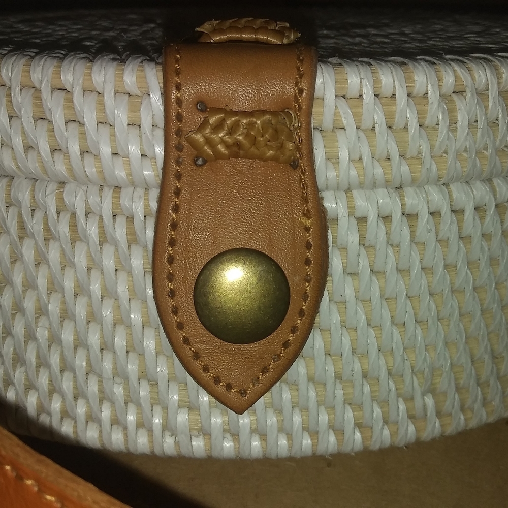 Round Rattan Purse - White - Picture 3 of 5